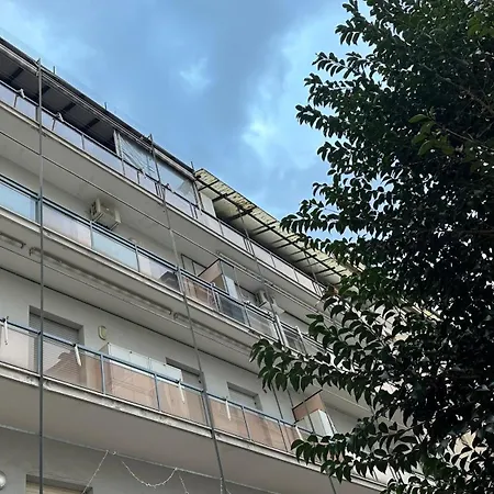 A41 - Ancona, Bilocale In Centro *