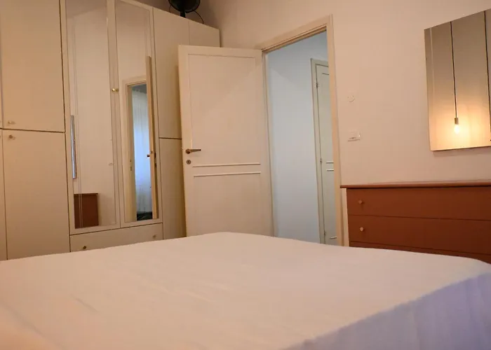 A41 - Ancona, Bilocale In Centro